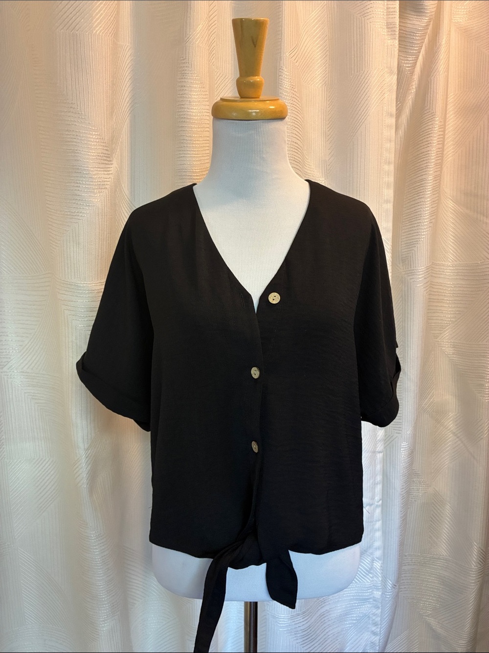 New Look Black Button-Front Tie-Hem Top